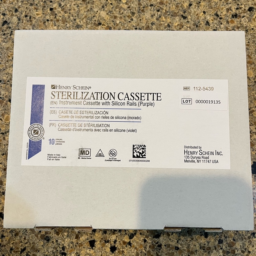 Henry Schein Sterilization Cassette with Purple silicone pads